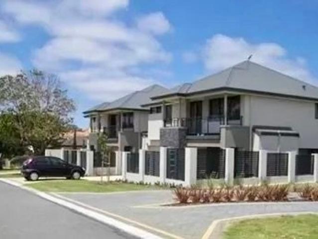 LIVE NEAR THE BEACH!