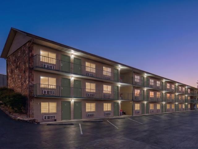 Live Oak Apartments