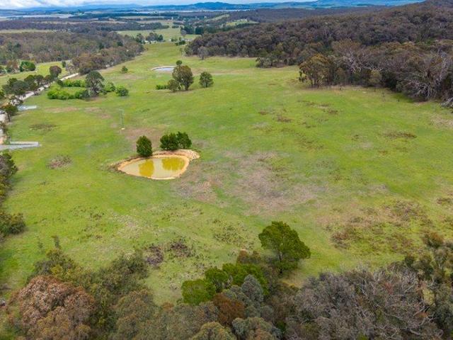 Live on the land and create your own lifestyle !