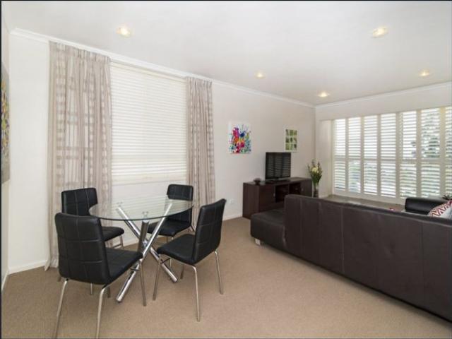 Live on Top of the World – Fully Furnished Unit with Stunning Escarpment Views!