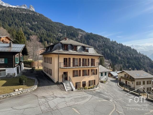 Live at the top – 3,5 Zimmer Wohnung mit atemberaubender Aussicht im Herzen von Morcles