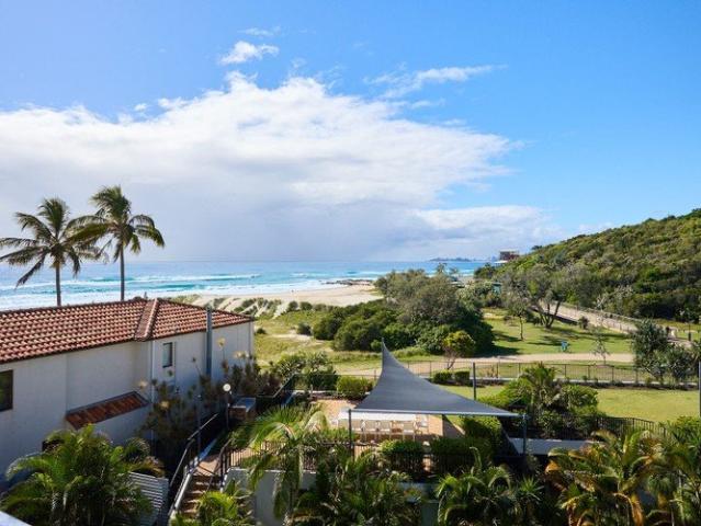 Live Above It All Stunning Currumbin Penthouse