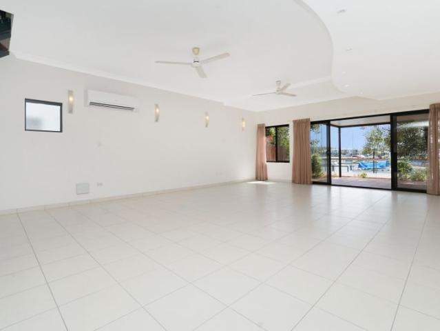 LIVE BY THE WATER IN SOUGHT AFTER BAYVIEW