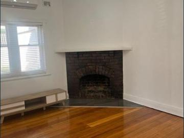 Live between the city and the sea  Charming 2 Bedroom Maisonette – Ideal for Professionals