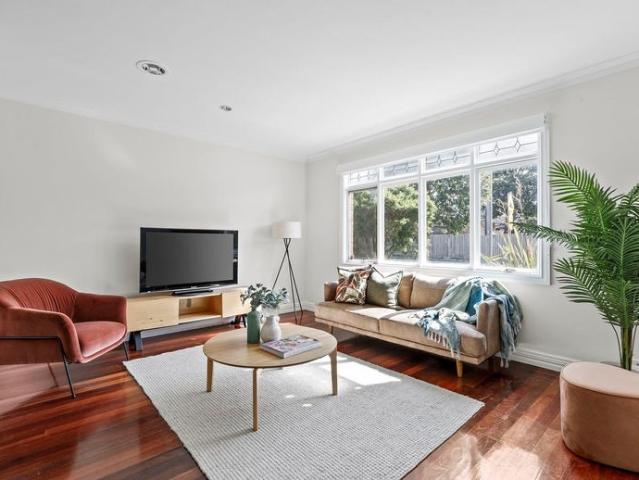 Live It Up in the Heart of Essendon