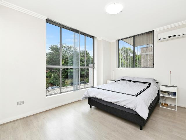 Live in one, rent the other rare 2 bedroom unit with seperate studio