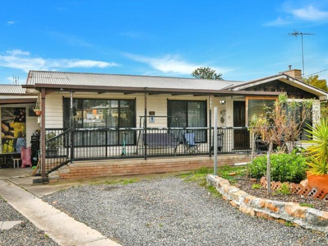 Live In or Rent Out Four B/R's, Two Living