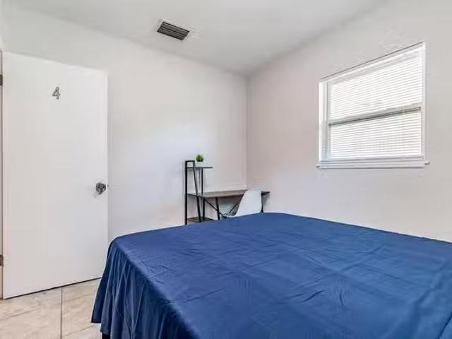 Live in Belmont Heights, 10 mins from downtown id. 1539
