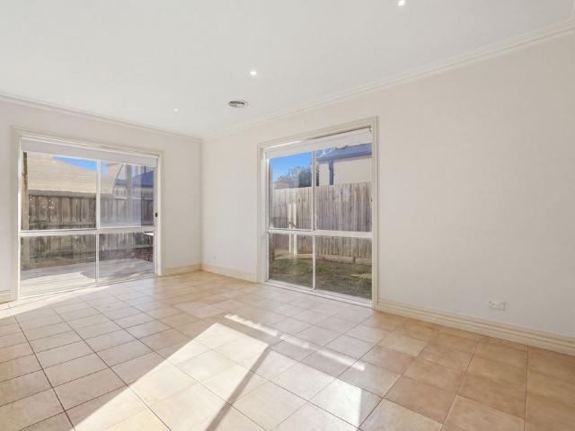 Live In Central Werribee close to everything you need!
