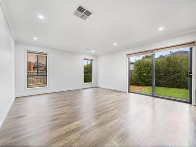 Live in Style Park Views & Space to Breathe