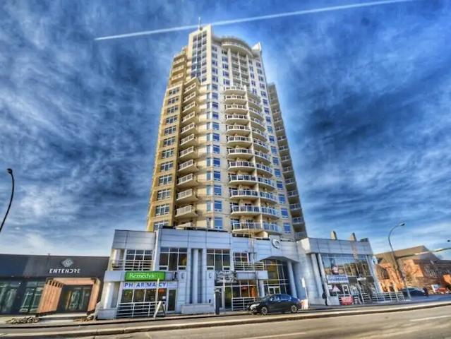 Live in the heart of Edmonton 2 bed/bath luxury Apartment