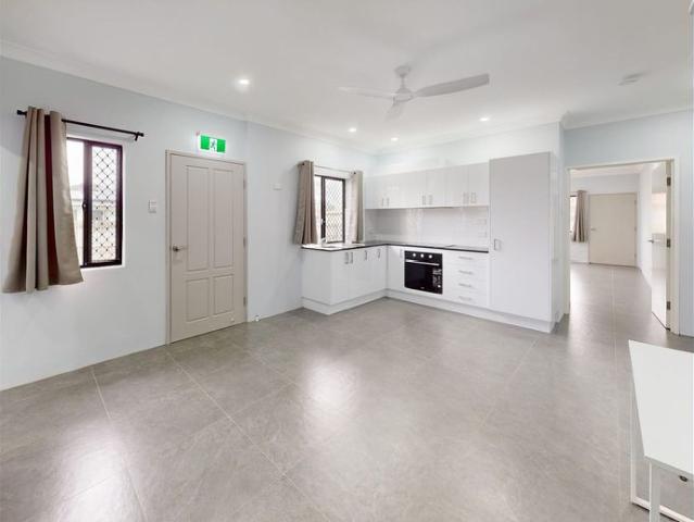 Live in Your Private Oasis! Ellen Grove Brand New Suites