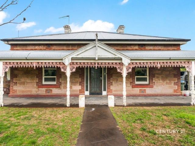 Live, Invest, Develop A Prime Mount Barker Location with Dual Frontages
