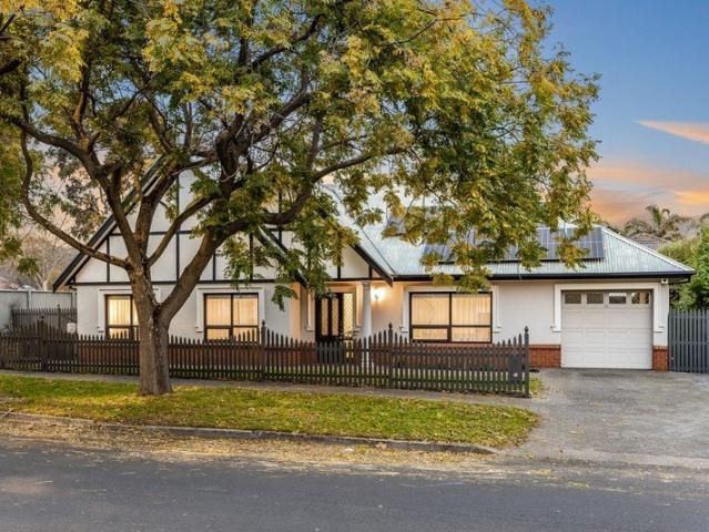 Live large from a Toorak Gardens sanctuary that delivers on every front