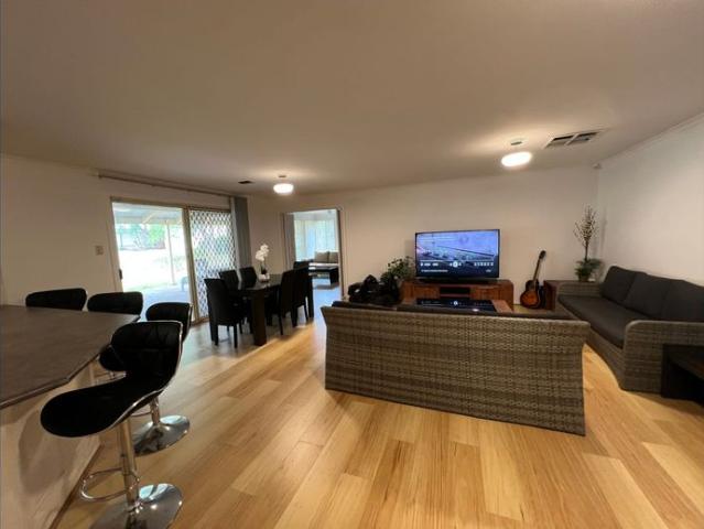 Live Like Rich and Famous. Spacious Luxury Mansion