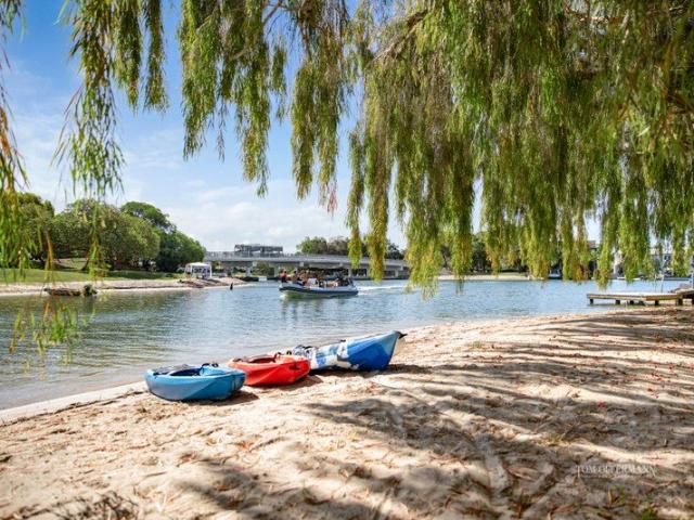 Live Love Life: Bring Boat & Sunny Appetite  Waterfront Hideaway Island