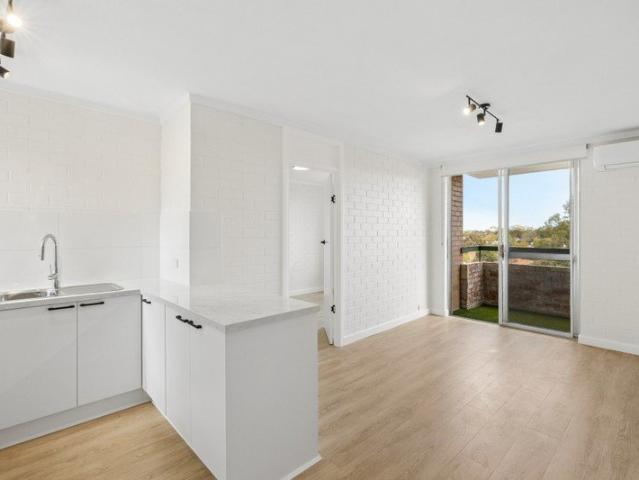 LIVE THE VICTORIA PARK LIFESTYLE