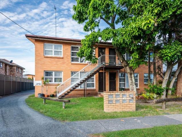LIVE THE BROADWATER LIFESTYLE WITHOUT THE PRICE TAG