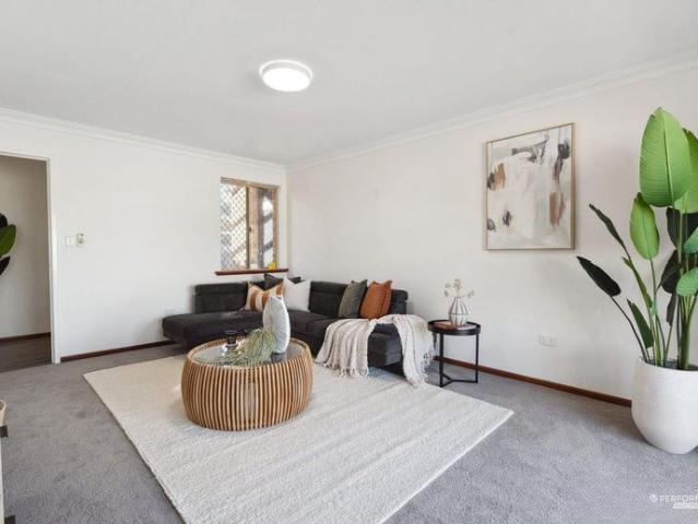 Live the Como Lifestyle—Comfort, Space, and Prime Location!