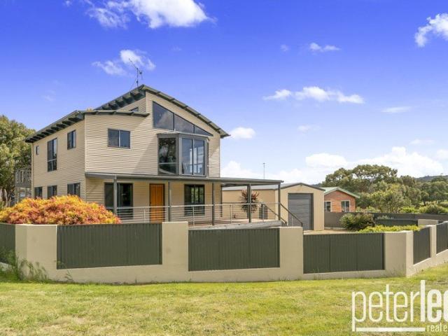 Live the Coles Bay Dream Every Day