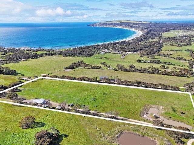 Live the Dream at Emu Bay!