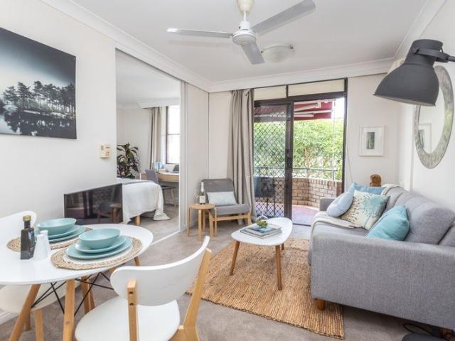 Live The Good Life in This Sunny, One Bedroom Serviced Apartment
