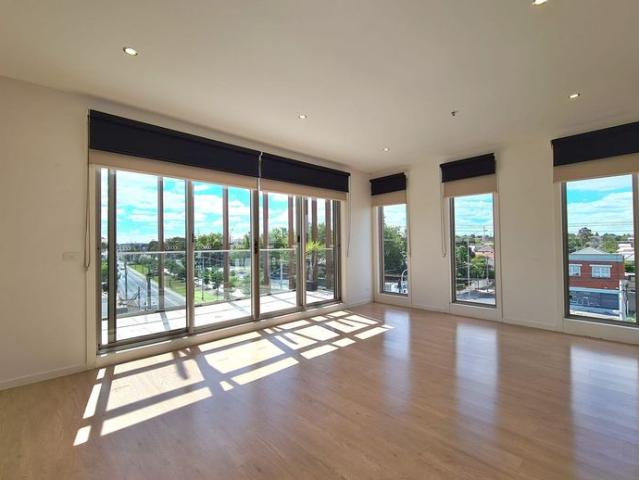 Live The Inner City Lifestyle @ The Hutton