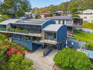 Cockle Creek, Newcastle - Balcony, Parking