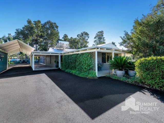 LIVE THE LESCHENAULT LIFESTYLE