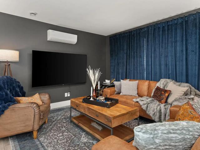 Live the Sunnyside Lifestyle – 2 Bed Townhouse with Gym, Office & 3 Balconies