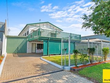 Live Upstairs, Work Downstairs A True Bungalow All Rounder