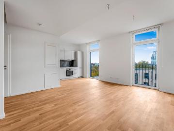 Live, work, play – Stylish studio in a thriving city quarter