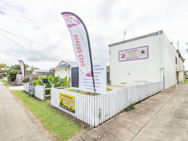 A Unique Gem, commercial & residential living all in 1. Allowing you to work & live in the same location. Think of the time & money you can save