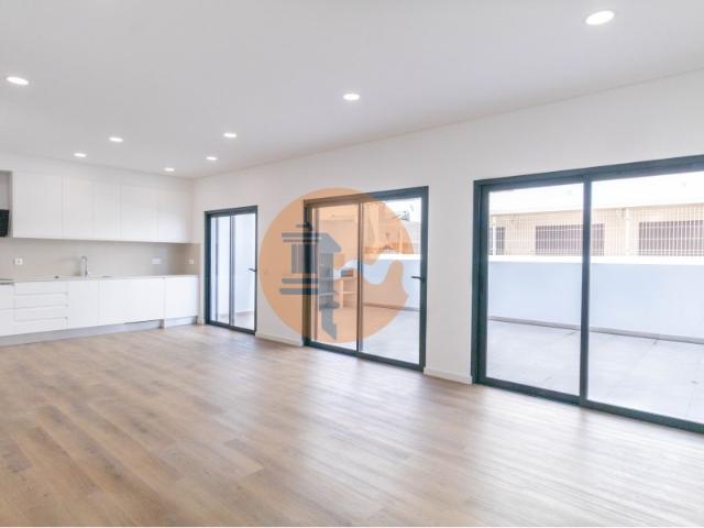 LiveAlgarve Apartamentos T2 e T3 com Garagem, Elevador e Rooftop privativo