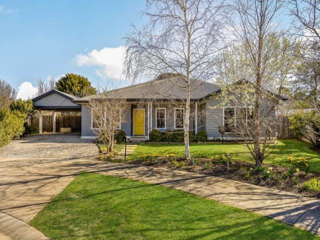 Lively Family Luxury Showing Off a Modern Edge