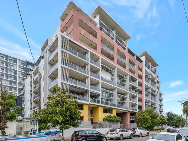 Liverpool 2/12 18 Bathurst Street