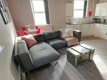 Liverpool Community Radio, 47 Holt Road, Liverpool, L7 2PR, United Kingdom | 8 bed townhouse for rent #133645747 | Rentberry