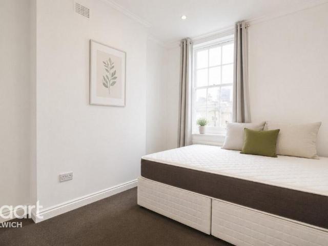 Liverpool Grove, London 4 bed terraced house to rent £4,300 pcm £992 pw