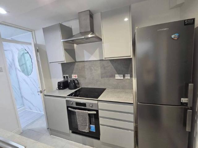 Liverpool, L15 0HW, United Kingdom | 3 bed house for rent #169818025 | Rentberry