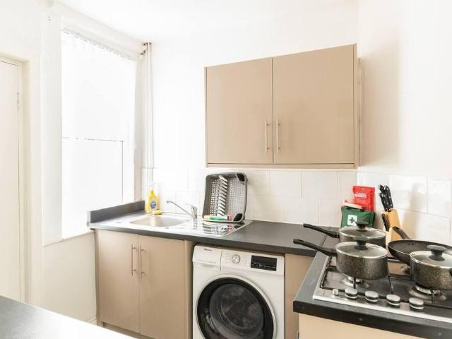 Liverpool, L15 1HJ, United Kingdom | 3 bed house for rent #121292210 | Rentberry