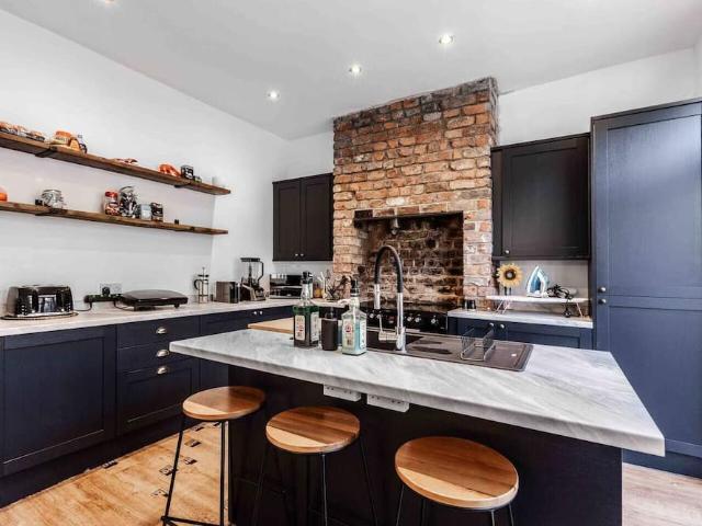 Liverpool, L17 7AH, United Kingdom | 5 bed house for rent #104160657 | Rentberry