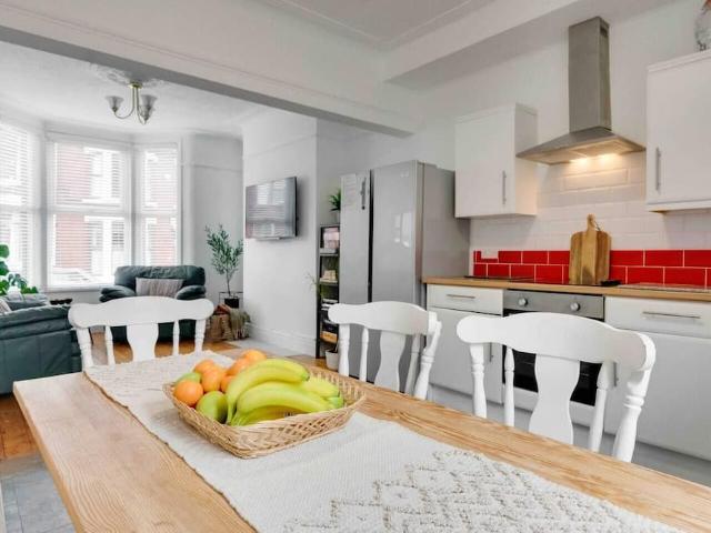 Liverpool, L18 1LX, United Kingdom | 4 bed house for rent #100253299 | Rentberry