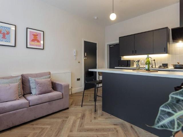 Liverpool, L19 0PB, United Kingdom | 1 bed apartment for rent #121489816 | Rentberry