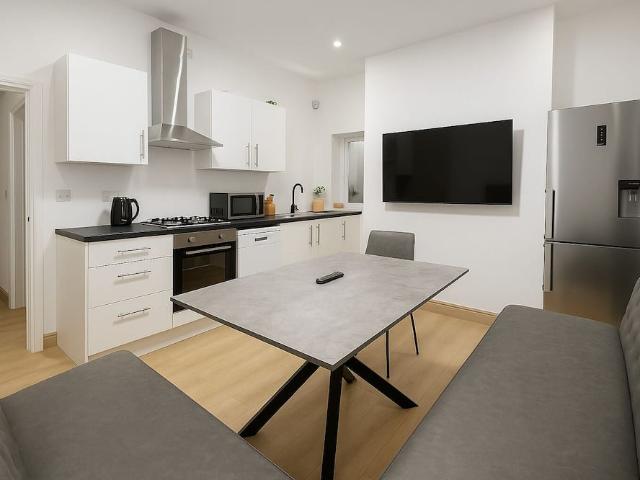Liverpool, L13 8DD, United Kingdom | 4 bed house for rent #175987803 | Rentberry