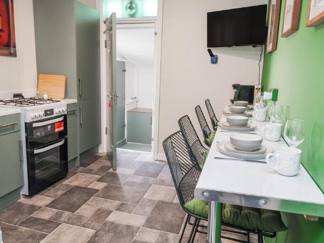 Liverpool, L4 7UY, United Kingdom | 4 bed townhouse for rent #166730832 | Rentberry