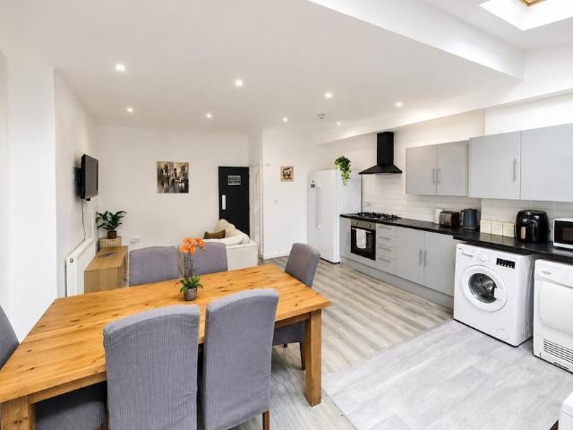Liverpool, L7 2QU, United Kingdom | 6 bed house for rent #170782284 | Rentberry