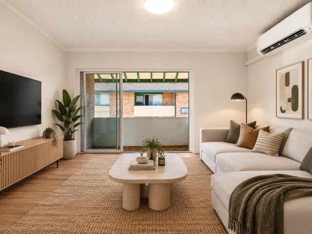 Liverpool Living Fresh And Ready to Move In