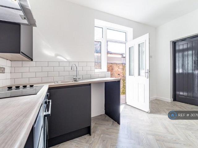 Liverpool St, Salford, M6 1 bed flat to rent £725 pcm £167 pw