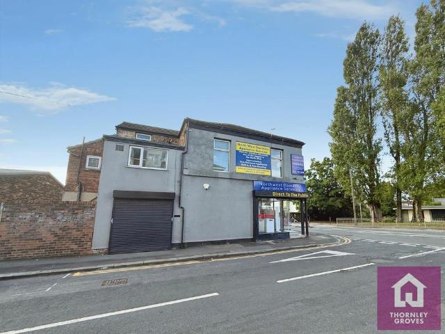 Liverpool Road, Eccles, Manchester, M30 2 bed flat to rent £875 pcm £202 pw