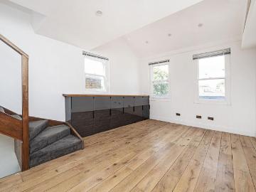 Liverpool Road, Islington, London, N1 2 bed maisonette to rent £3,250 pcm £750 pw